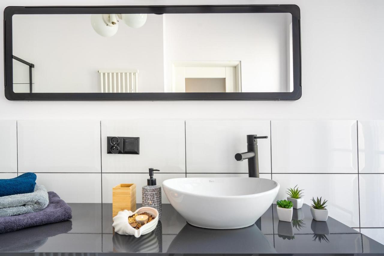 Stylish In The Heart Of The City. Apartament